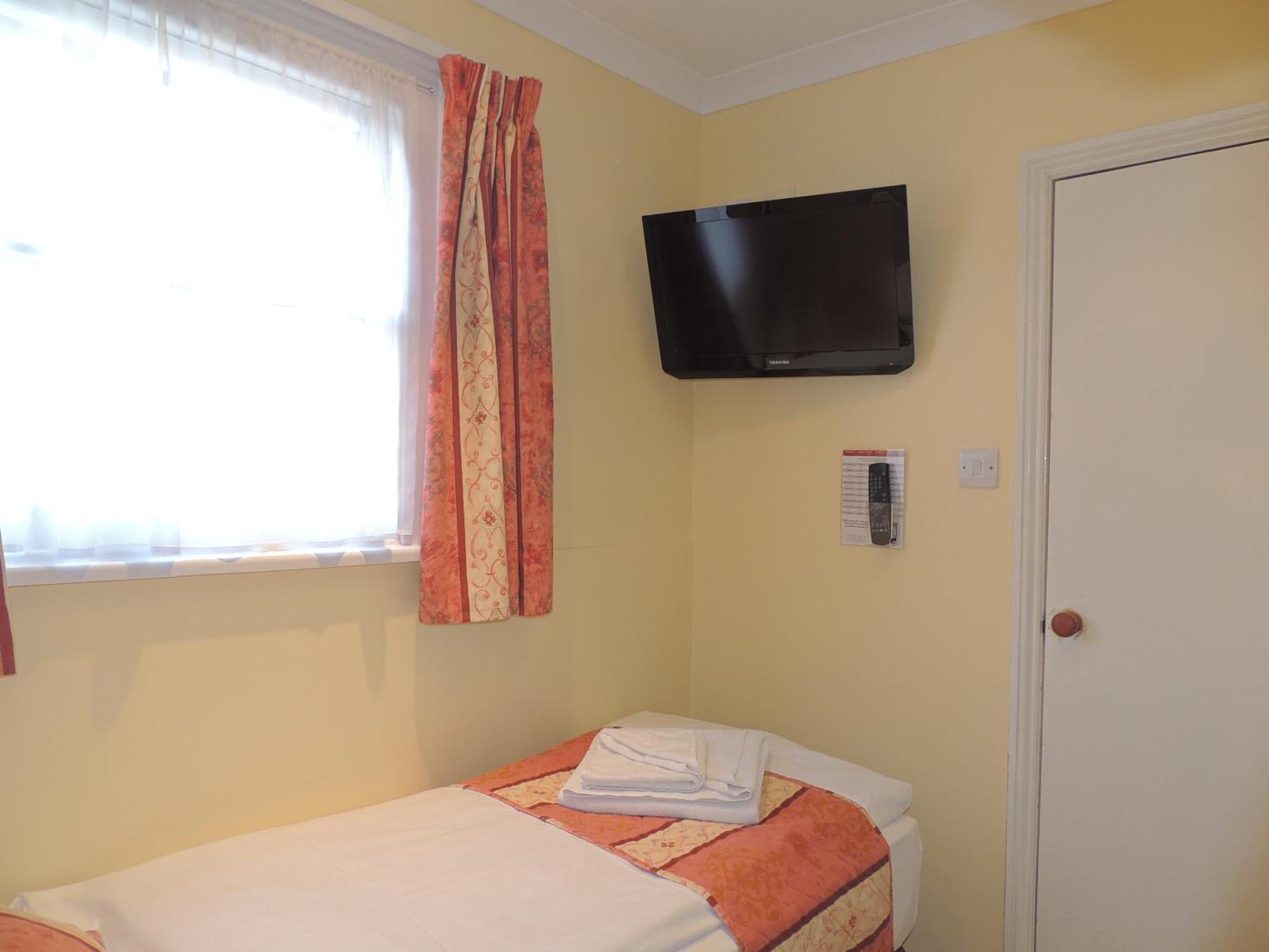Dolphin Hotel London Bilik gambar