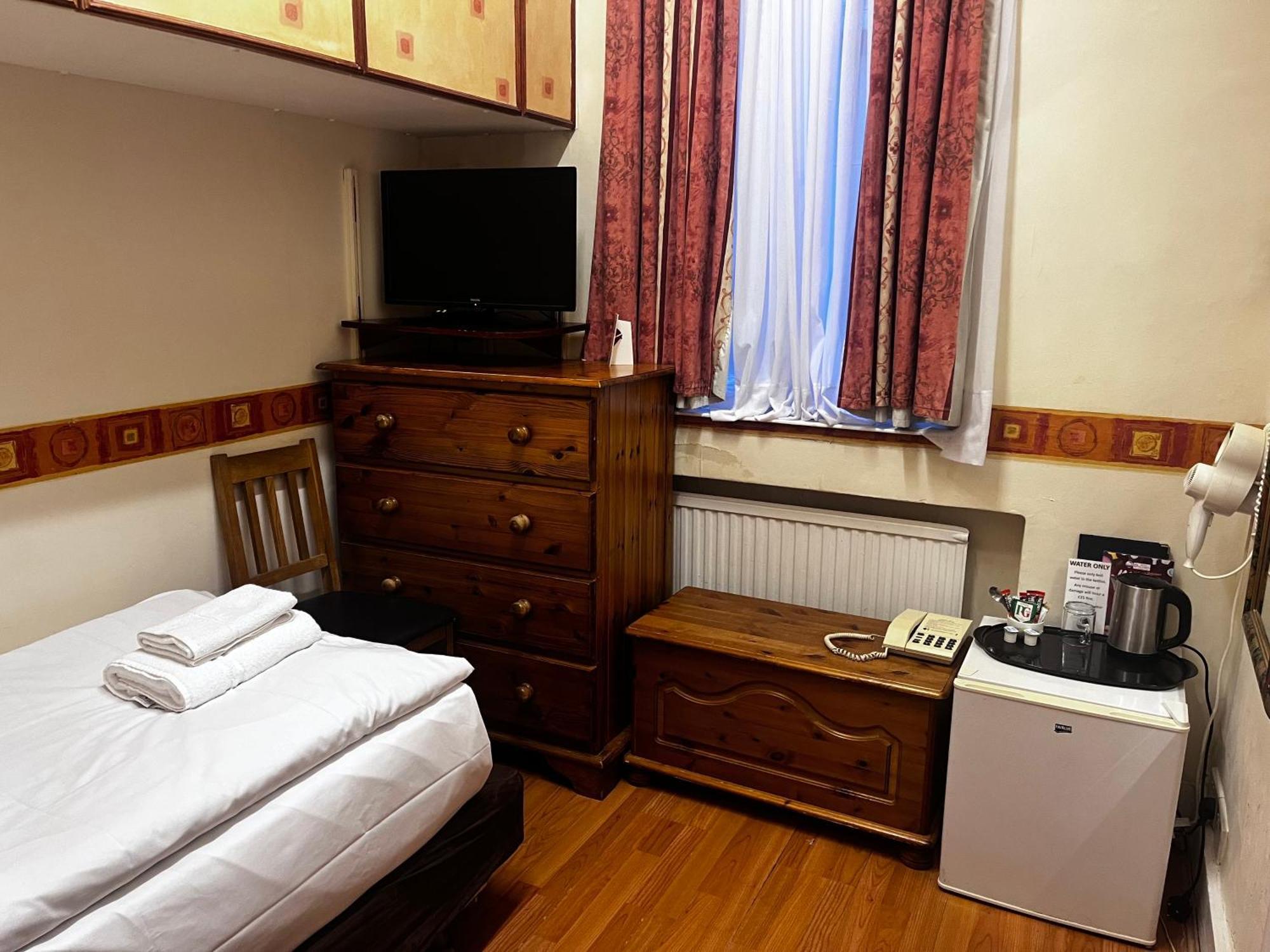 Dolphin Hotel London Luaran gambar